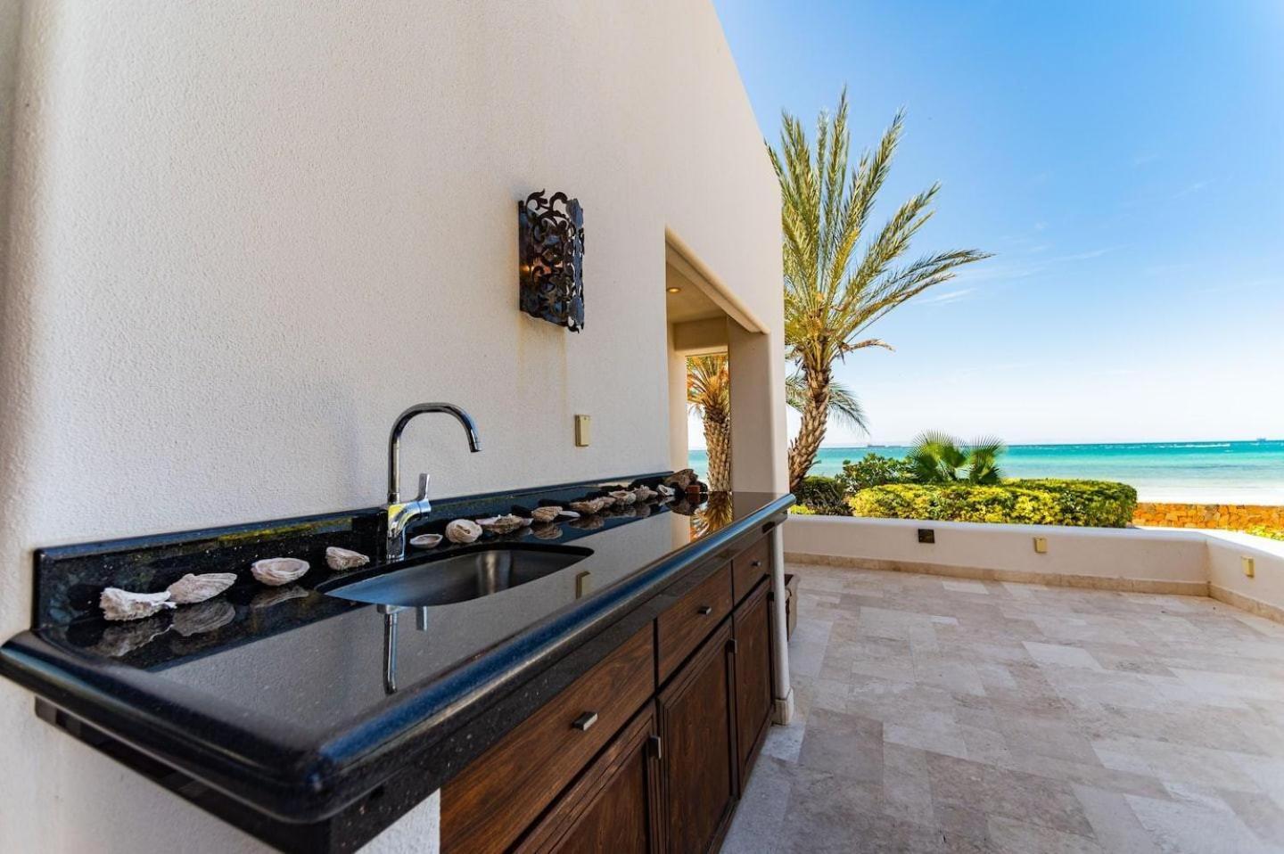 Luxury Oceanfront Condo At El Caimancito Beach La Paz Exterior photo